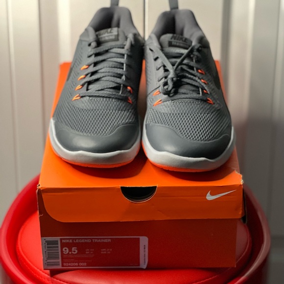 Nike Legend Trainer Size 9.5(Mens) - Picture 3 of 17